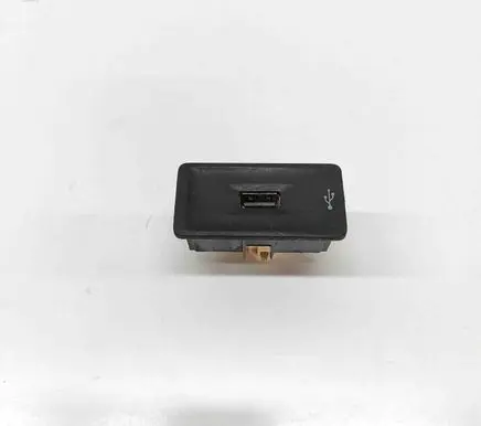 Volkswagen Caddy USB socket connector 3G0035222