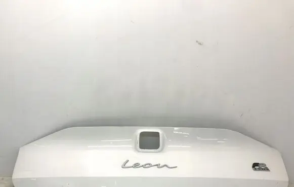 Seat Leon IV Tailgate trim 