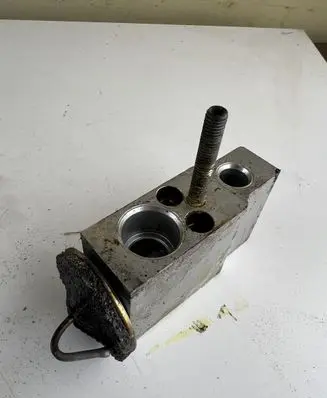 Air conditioning (A/C) expansion valve