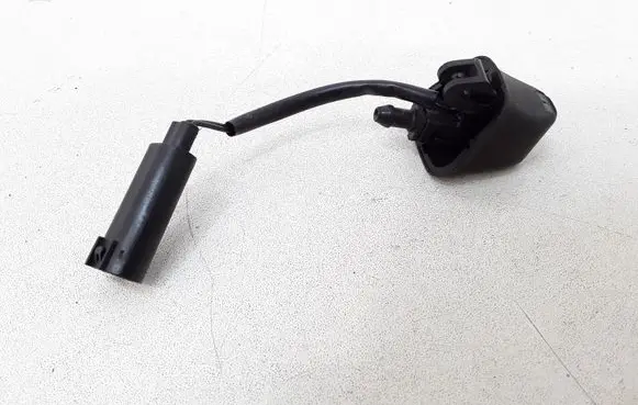 BMW 3 E90 E91 Windshield washer spray nozzle 
