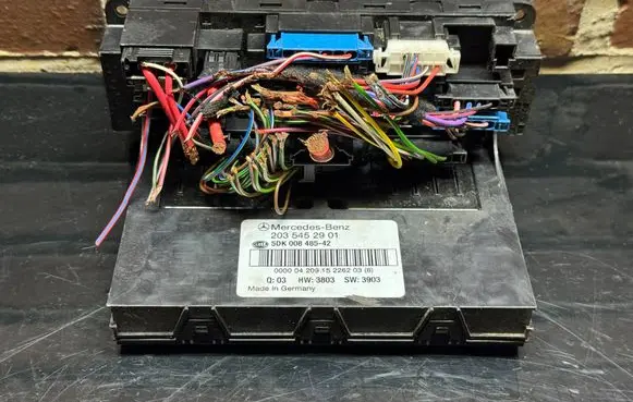 Mercedes-Benz C W203 SAM control unit 2035452901 5DK00848542