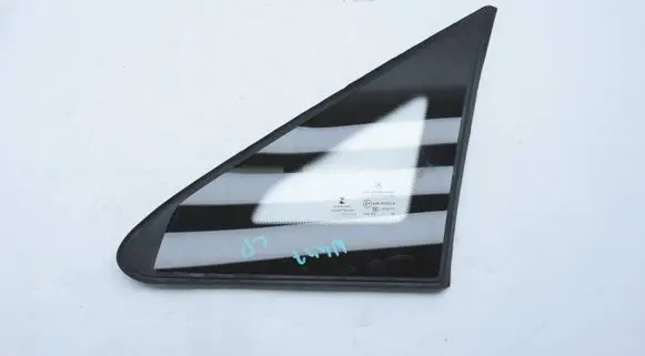Mercedes-Benz Vito Viano W447 Front triangle window/glass A4476730105 4476730305