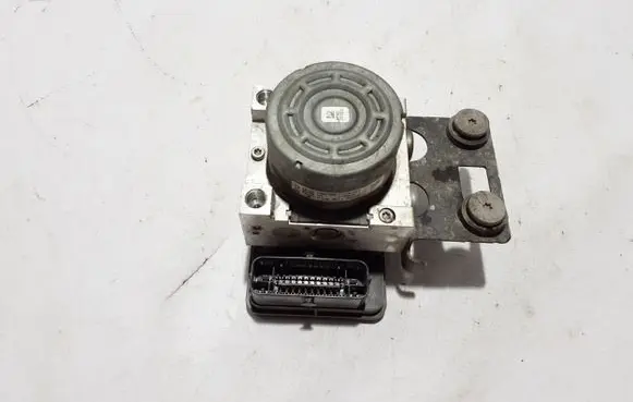 Nissan NV300 ABS Pump 476601418R
