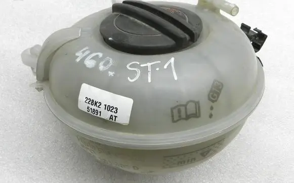 Seat Leon (5F) Coolant expansion tank/reservoir 5Q0121407D 5Q0121407