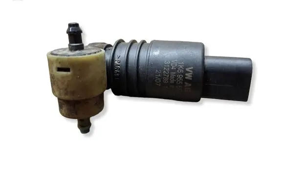 Audi A3 S3 8P Windscreen/windshield washer pump 1K6955651