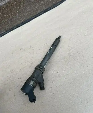 Peugeot 607 Fuel injector 9637277980 F773