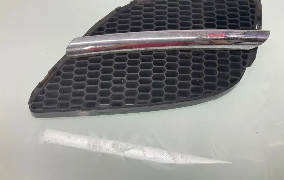 Nissan Almera N16 Front bumper lower grill 62330BN700