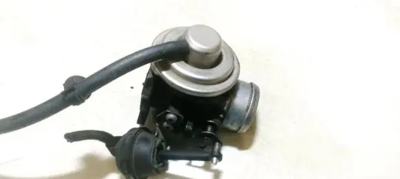 Skoda Octavia Mk1 (1U) EGR valve 038131501e 3300