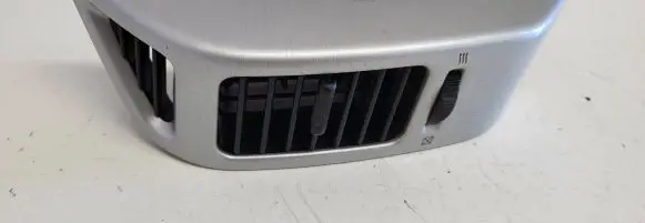 Mitsubishi Pajero Dashboard side air vent grill/cover trim MR40245002 8Q0973079M 070N1298K