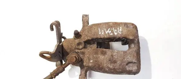 Opel Insignia A Rear brake caliper
