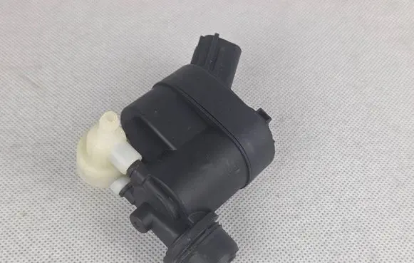 Hyundai i20 (BC3 BI3) Windscreen/windshield washer pump 98510M4000 205251069
