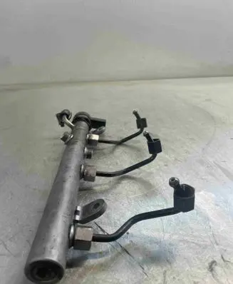 Jeep Grand Cherokee Fuel main line pipe A64207004