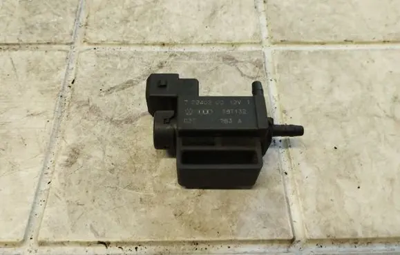 Volkswagen Golf IV Turbo solenoid valve 037906283A 72240200
