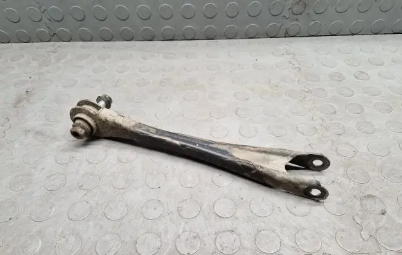Rear control arm