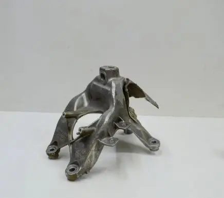 Audi A4 S4 B9 8W Engine mounting bracket 4M0199308AA