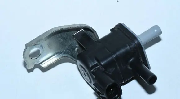 Lexus CT 200H Valve vacuum 90910-12276