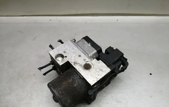 Volkswagen PASSAT B5.5 ABS Pump 8E0614111H 0265220481 0273004286