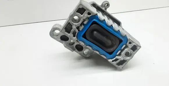 Volkswagen PASSAT B6 Engine mount bracket 1K0199262P