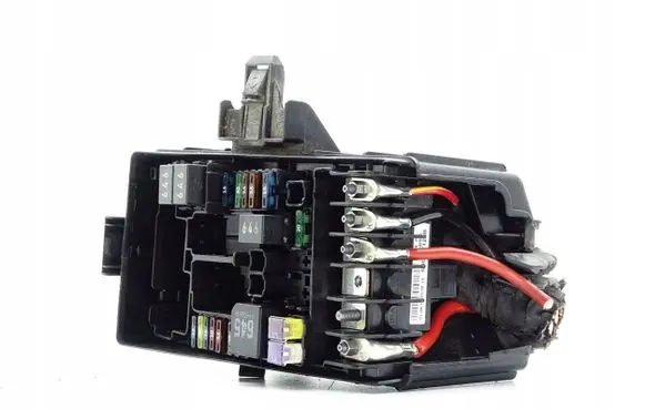 Skoda Octavia Mk3 (5E) Relay mounting block 5Q0907361B