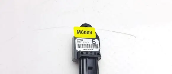 Toyota Avensis T250 Airbag deployment crash/impact sensor 8983105010 M6009