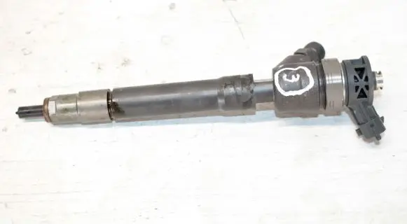 Nissan NV300 Fuel injector 0445110569