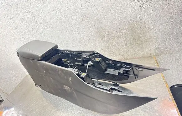 Opel Insignia B Armrest 13485254 551186240 30099774