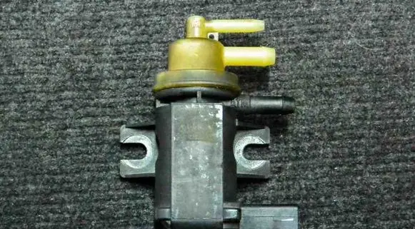 Skoda Yeti (5L) Turbo solenoid valve 03L131051BJ