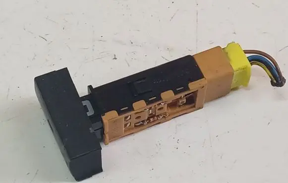 Hyundai Santa Fe Windscreen/window heater switch 202002962
