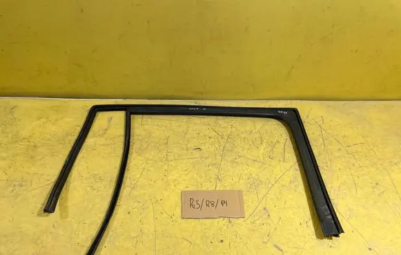 Citroen C4 I Picasso Rubber seal rear door 9654065580