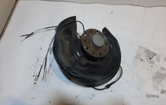 Volkswagen PASSAT CC Rear wheel hub 5N0615611C 3C0505435