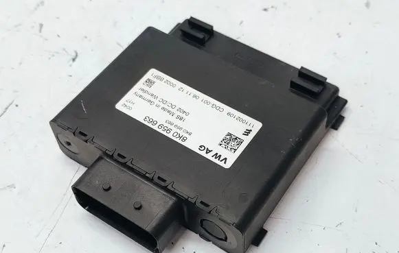 Audi Q5 SQ5 Voltage converter/converter module 8K0959663