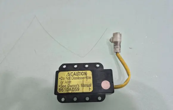 Mitsubishi Pajero Passenger airbag on/off switch 8610A059