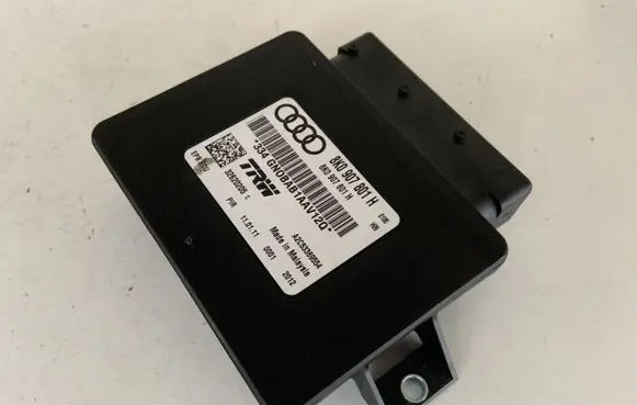 Audi A4 S4 B8 8K Hand brake control module 8K0907801H
