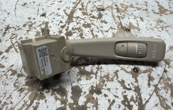 Volvo XC70 Wiper control stalk 31275362
