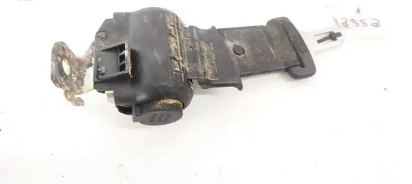 Middle seatbelt (rear)