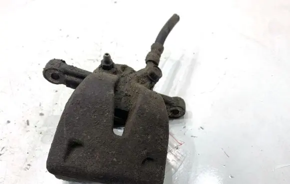 Toyota Avensis T250 Rear brake caliper