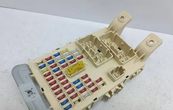 KIA Rio Fuse module 919501W570 316621003
