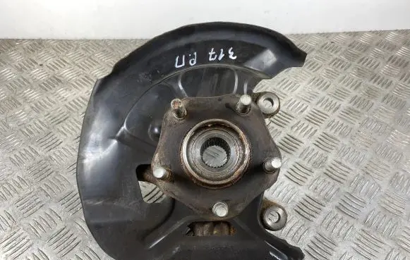 Nissan X-Trail T32 Front wheel hub