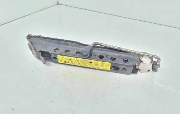 Audi A6 S6 C4 4A Lift Jack 4A0011031B