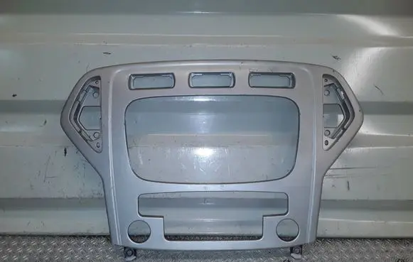 Ford Mondeo MK IV Radio/GPS head unit trim 