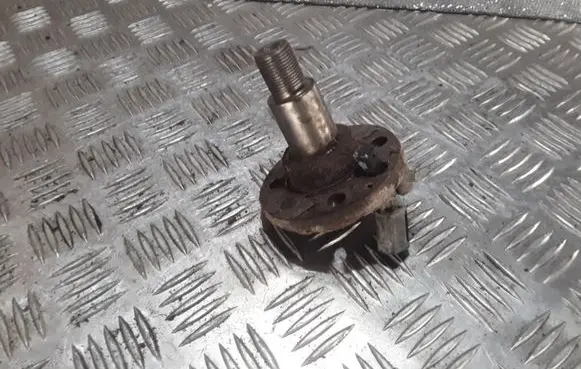 Skoda Fabia Mk2 (5J) Stub axle 
