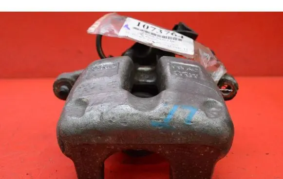 Volkswagen PASSAT B6 Rear brake caliper 