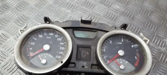 Renault Megane II Speedometer (instrument cluster) 8200399695 35110419
