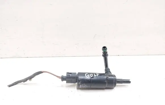 Volkswagen Golf VI Headlight washer pump 3B7955681 001016