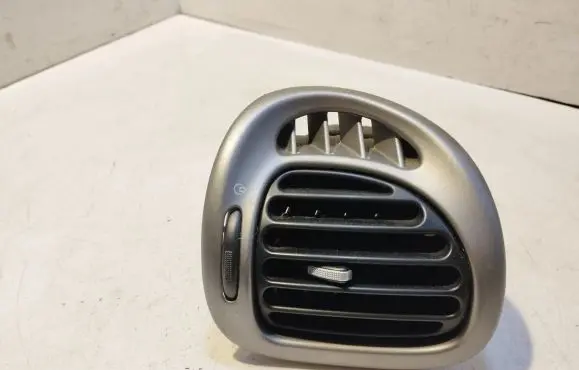 Citroen Xsara Picasso Dashboard side air vent grill/cover trim 9631280077