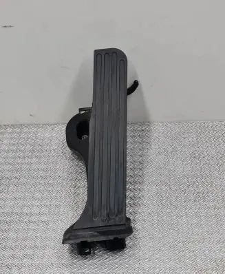 Volkswagen Golf V Accelerator throttle pedal 1K1721503P