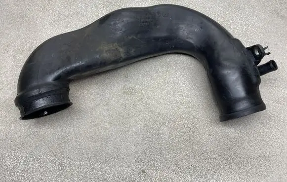 Intercooler hose/pipe