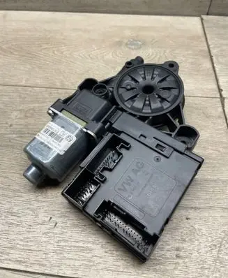 Volkswagen PASSAT B7 Tailgate/trunk/boot exterior handle 988693312 3AA959702A 936330110