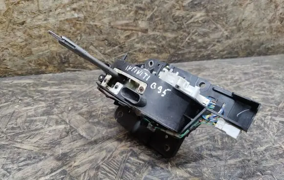 Infiniti G35 Gear selector 