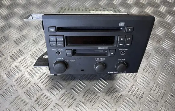 Volvo S60 Radio/CD/DVD/GPS head unit 86511531 2326F233N 032402226F233